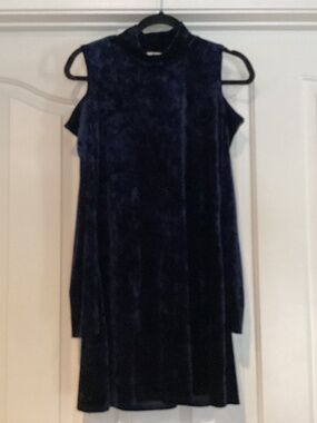 Egy Women Off Shoulder Dress, Size Medium, Color Blue
